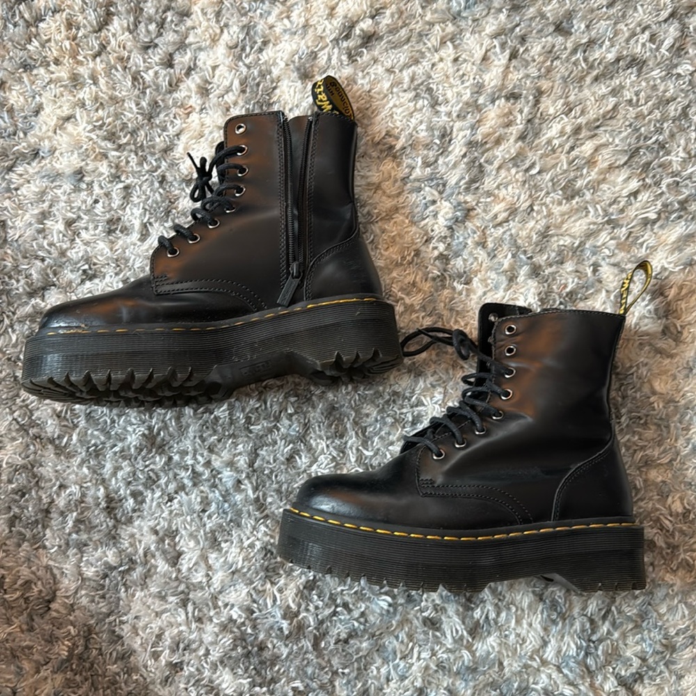 Platform Doc Marten Boots! 🖤